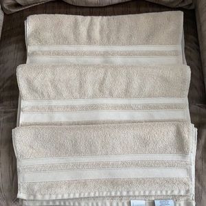 Set of Three Threshold Hand Towels